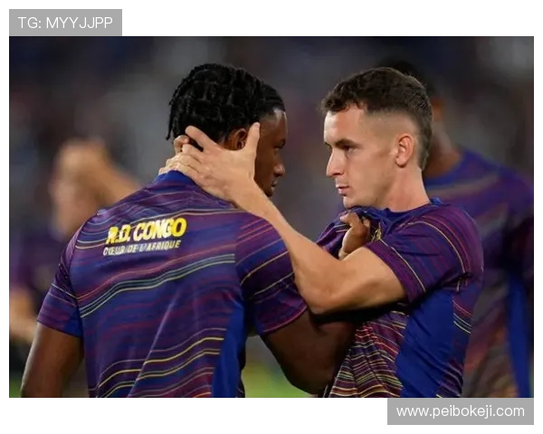 斯科尔斯与格拉利什盛赞巴萨中场 佩德里德容配合如诗如画